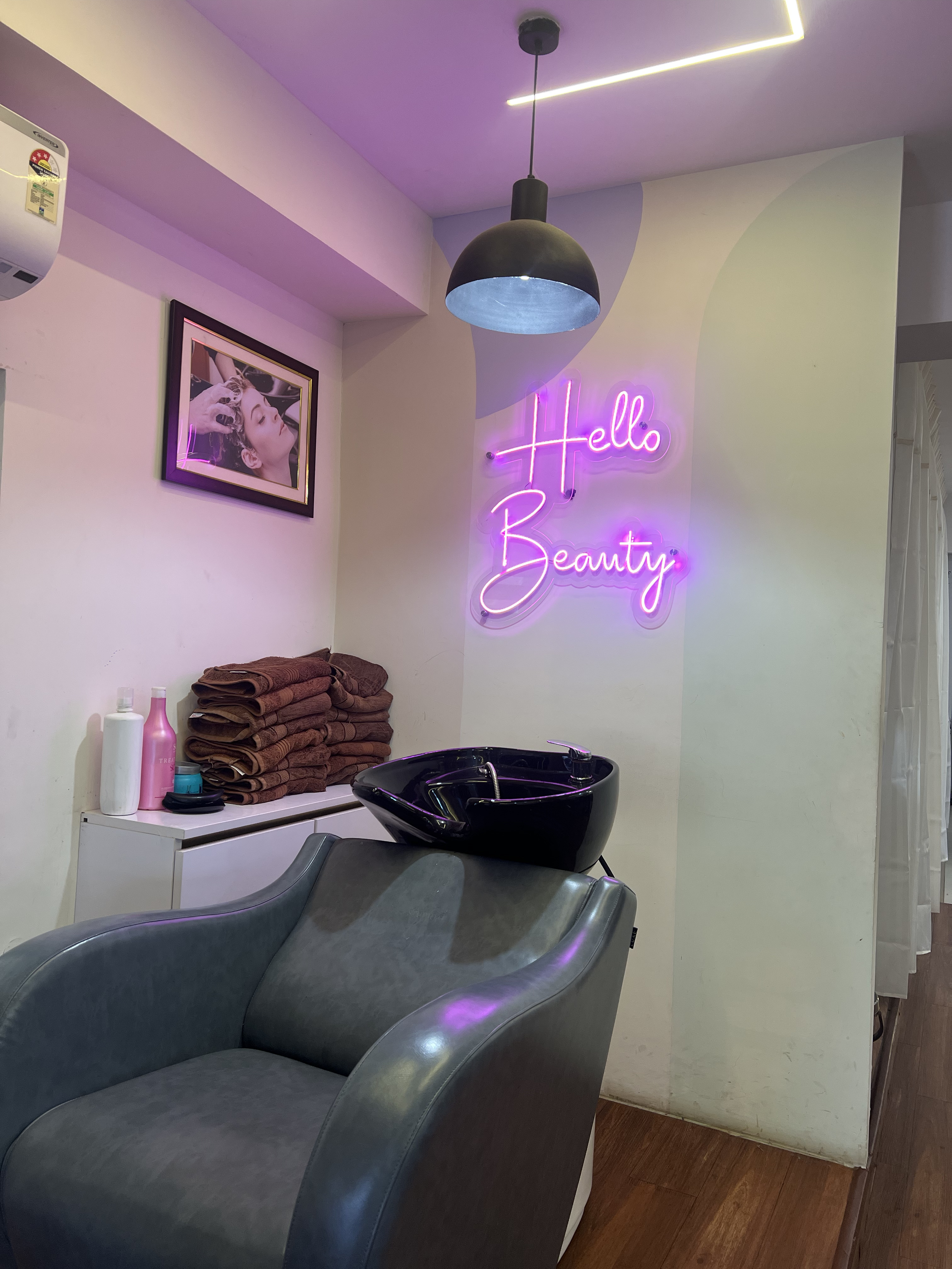 Expert makeup and makeover services Studio Luxe Salon