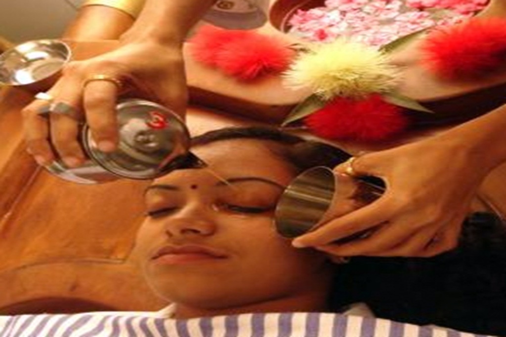 Aschyotana (Herbal Eye Drops) tvm