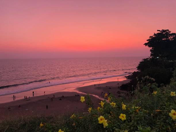 features of Varkala Beach