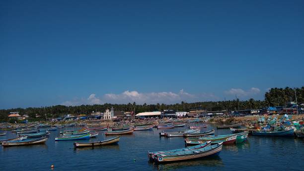 features of Vizhinjam Beach